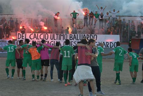 Il palermo calcio popolare celebra la sua prima promozione. Palermo Calcio Popolare|Il sociale dietro a un pallone ...