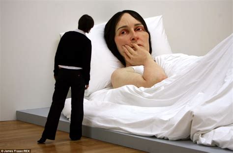 Sculptor Artist Ron Mueck Creates Hyper Realistic Models Of Humans