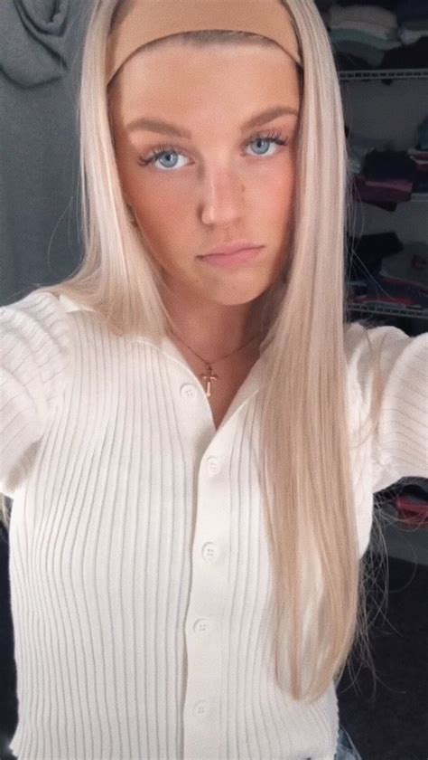 Britneyeckman Vsco Blonde Girl Selfie Blonde Hair Girl Hair Flip