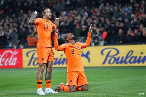 Dutchy is de mascotte en allergrootste fan van het nederlands elftal. Groepswedstrijd Nederland - Frankrijk · Nederlands elftal ...