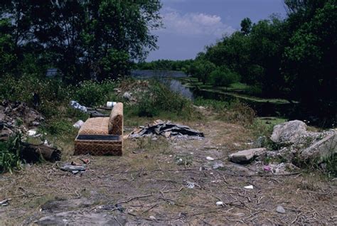 free picture trash dumped lake