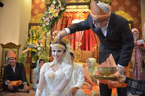 Pernikahan Adat Palembang Icha Dan Aga Pernikahan Pengantin