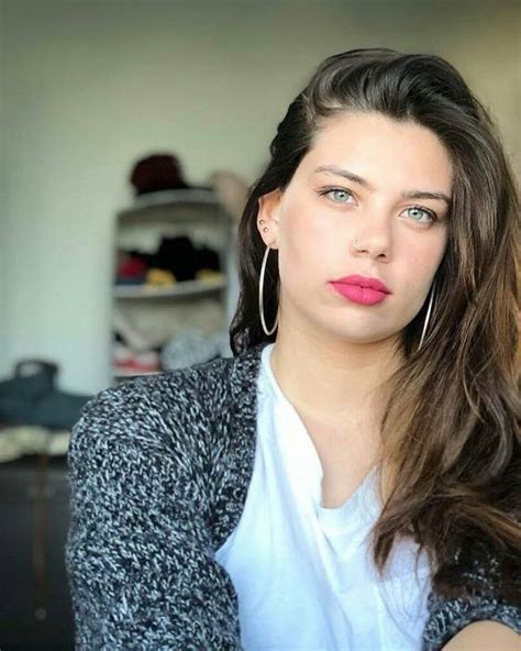 tunisian girl 💙 beautiful eyes beautiful girls long hair styles