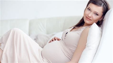 هل الكحة تؤثر على الحامل في الشهر الأول