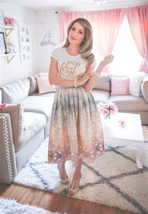 how to dress feminine casual with images feminine dress casual dresses printed midi skirt
