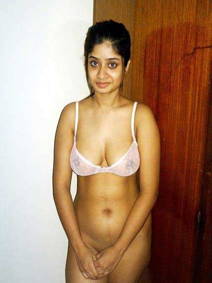 Desi Chut Chudai Ki Saukheen Bhabhi Ke Indian Sex Photos Enjoy Kare