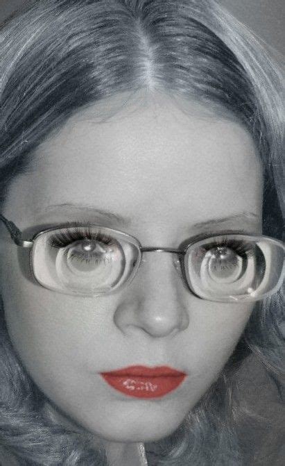 Pin By Robert Kalish On Girls With Glasses In 2021 Girls With Glasses