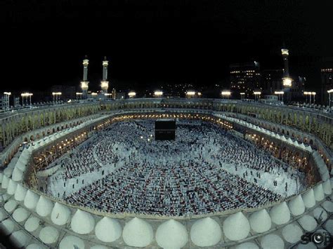 Khana kaba is the most respectable place in the world for muslims. Khana kaba HD wallpaper | Islamic Wallpapers