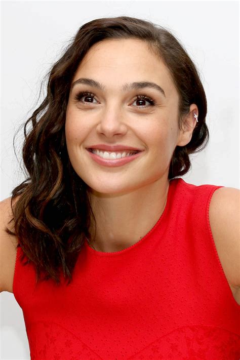 Gal Gadot Justice League Press Conference In London 11032017