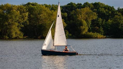 What Are The Best Beginner Sailboats Better Sailing
