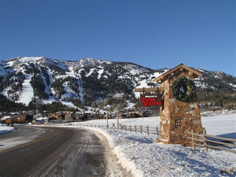 Popular hotel amenities and features Where is Jackson Hole & How To Get There 2021/22 - SnowPak