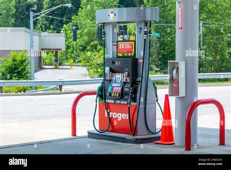 Kroger gas petrol station pump hi-res stock photography and images - Alamy