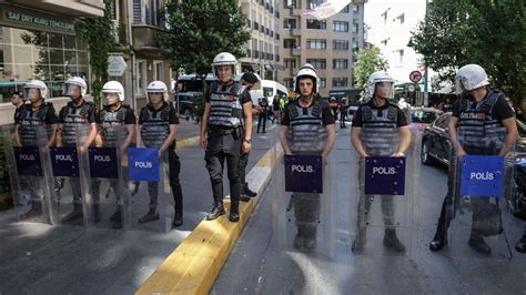 The Scotfree Turkish Police Detain At Istanbuls Banned Pride Parade