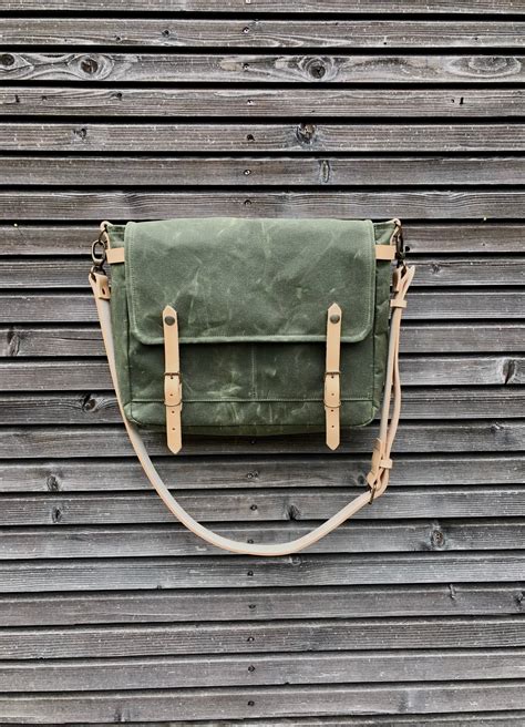 Olive Green Messenger Bag In Waxed Canvas Musette With Adjustable