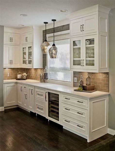 35 The Best White Kitchen Cabinet Design Ideas To Improve Your Kitchen