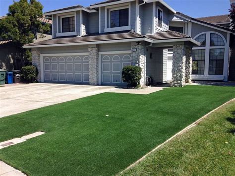 Beautiful Home With A Large Artificial Grass Lawn In 2021 Artificial