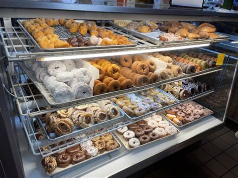 Rolling Pin Donuts 684 Photos And 833 Reviews 429 San Bruno Ave W