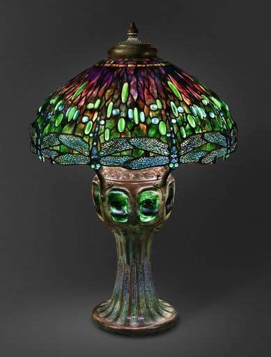 Hanging Head Dragonfly Shade On Mosaic And Turtleback Base Design