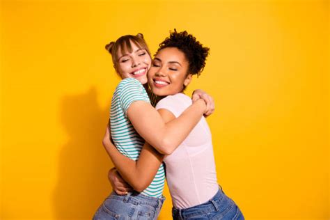 14 900 Interracial Lesbian Couples Photos Taleaux Et Images Libre De