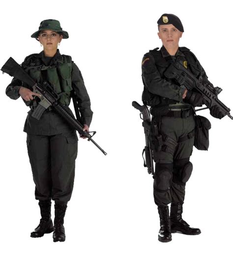 Los nuevos uniformes de la policía nacional tienen en el brazo derecho un código qr, motivo de memes y burlas en las redes sociales. Momentos de historia de la Policía Nacional de Colombia ...