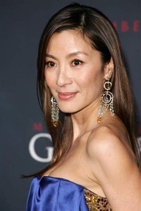 Full Michelle Yeoh Photo Background Wallpapers Images