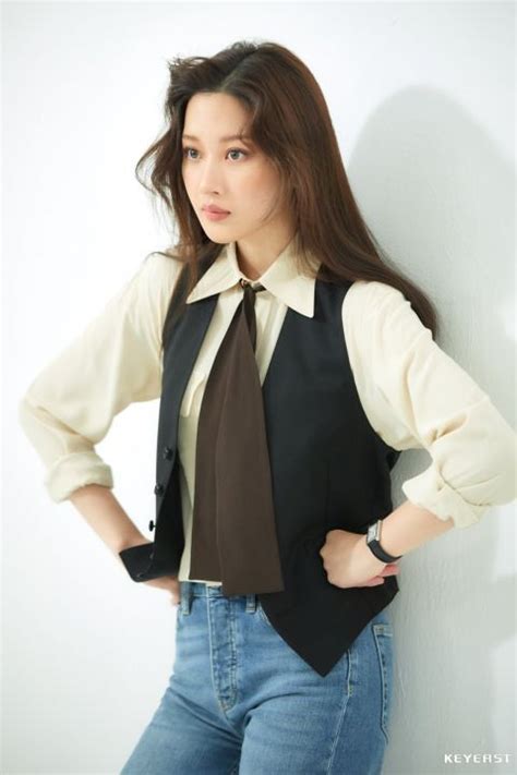 主演：李帝勋 李絮 金义城 表艺珍 李宥俊. 拍摄《女神降临》变亲近的演员？文佳煐：「秀贞和秀雅，现在是没有对方活不下去的关系」 - 韩剧TV