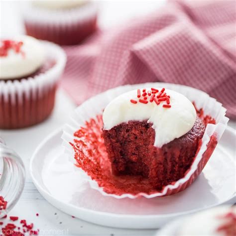 While i would argue some red velvet products take the red color to an absurd, bizarre, almost neon place, the bottom line is a red velvet cake has to be red. Easy Red Velvet Cake Recipe Mary Berry - GreenStarCandy