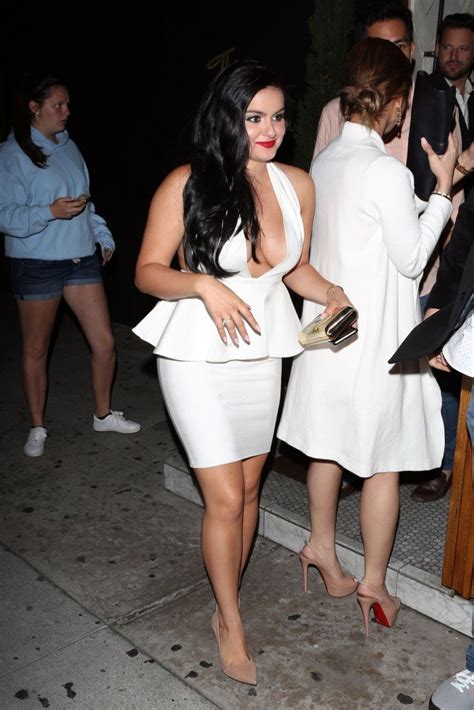 Ariel Winter Cleavage Upskirt Photos Thefappening