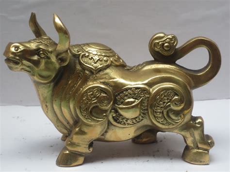 Metal Crafts Home Decoration Chinese Brass Carved Bull Sculpture Metal
