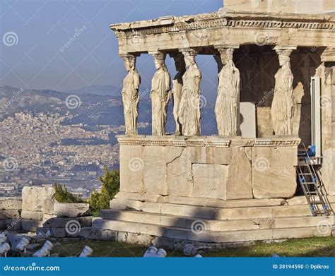 Estatuas Antiguas De Las Cariátides Templo Del Erechteion Grecia Foto