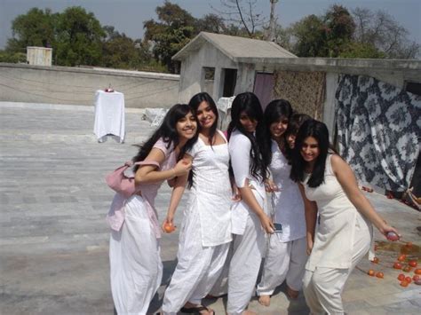Cute Indian Girls Sexy Indian Girls Playing Holi