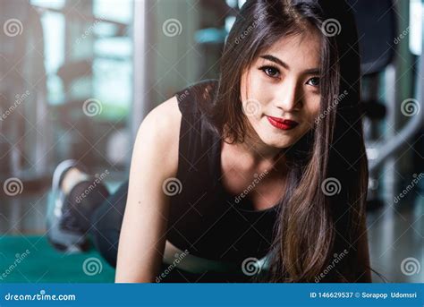 Asian Woman Exercise Plank Physical Planking Workout Stock Image Image Of Beautiful