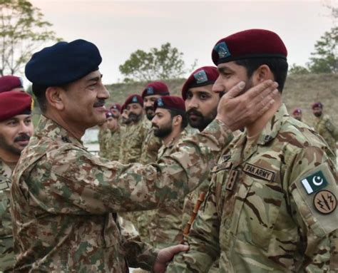 Pak Army Changes The Uniform Of Sacred Country Pakistans Bravest Ssg