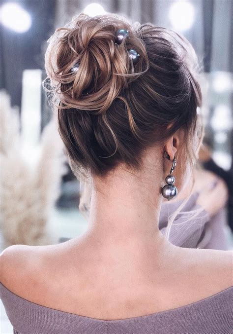 Check spelling or type a new query. 20 High Bun Wedding Updo Hairstyles for Long Hair - Oh The ...