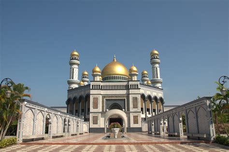 Aslan, a., & suhari, s. Kurikulum Di Brunei Darussalam - The 10 Most Beautiful Mosques in Brunei - Di video kali ini ...