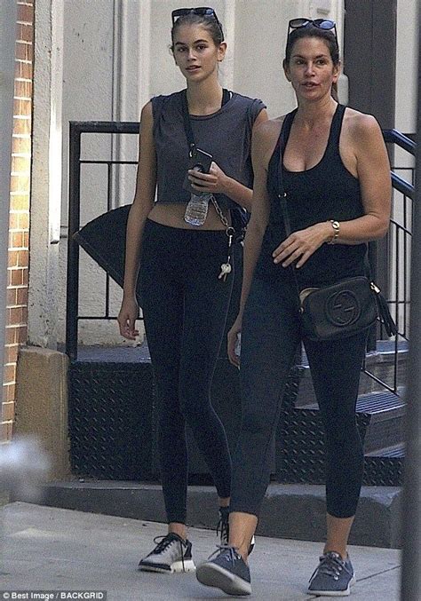 Kaia Gerber And Mom Cindy Crawford Suit Up In Workout Gear In Nyc Fashion Kaia Gerber