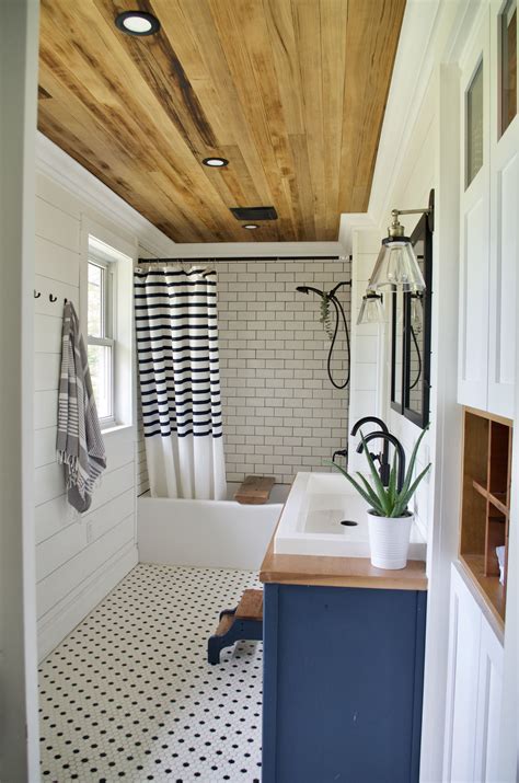 10 Bathroom Ideas With Shiplap