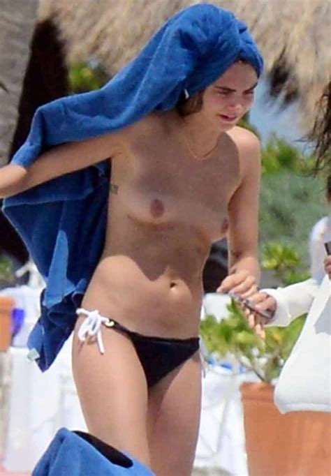 Cara Delevingne desnuda mientras está en la playa fotosxxxgratis org