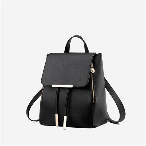 Le fait dans la fabrication du cuir est, toutes les catégories ont leurs propres avantages et inconvénients. Sac à dos uni noir ou floral avec sac bandoulière assorti ...