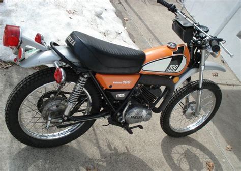1976 yamaha dt125 enduro, clear title, red & white, 4760 mis, new battery, runs & drives great, a fun bike, tires should be replaced, has. YAMAHA DT 100 - yamaha-dt-100_silver_19.jpg