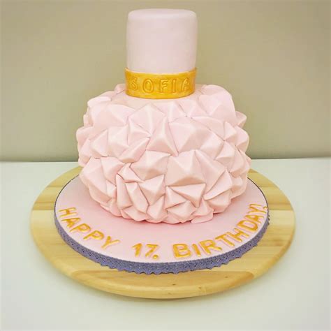 Ariana grande birthday my birthday cake butter frosting best pumpkin cake trends brown butter savoury cake themed cakes clean eating snacks. Pin on Sweet 16