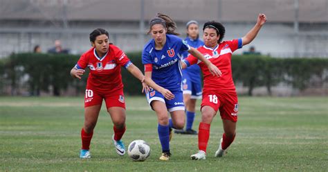 La selección femenina de fútbol de chile, también conocida como la roja femenina, es el equipo representativo de dicho país en las competiciones oficiales de fútbol femenino. El Fútbol Femenino Azul buscará seguir en los primeros ...