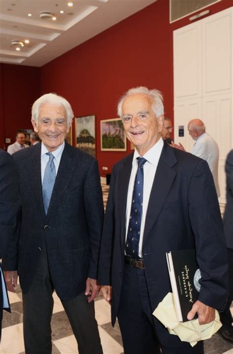 Jun 07, 2021 · με το βιβλίο του «μην πυροβολείτε την ευρώπη» που κυκλοφόρησε πρόσφατα από τις εκδόσεις επίμετρο, με πρόλογο του ευάγγελου βενιζέλου, ο. Ο Στέφανος Γερουλάνος εμπνέεται από τον Κ.Π. Καβάφη ...