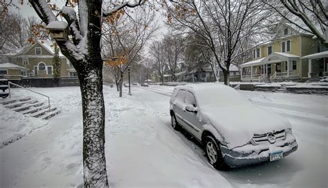 St Paul Minneapolis Declare Snow Emergencies Heed Parking Signs Or