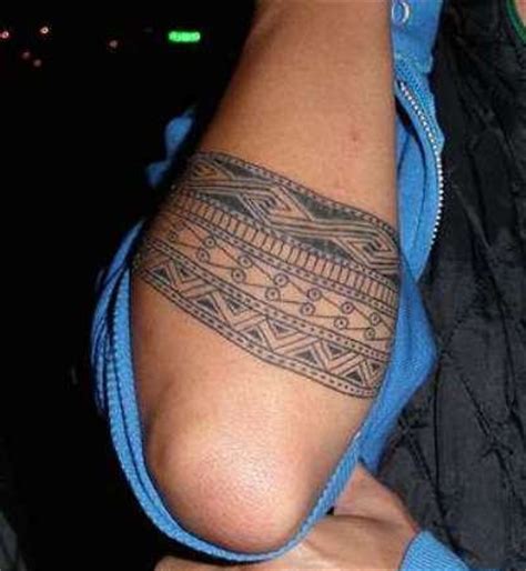 Des bracelets pas cher fabriqué à partir de matériaux de qualité. Tatouage homme tour de bras