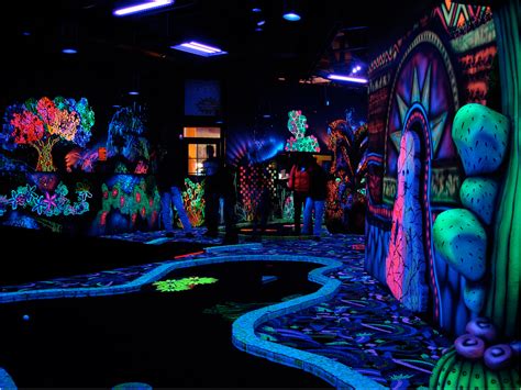 Black Light Wall Paint The Benefits And Ideas Warisan Lighting