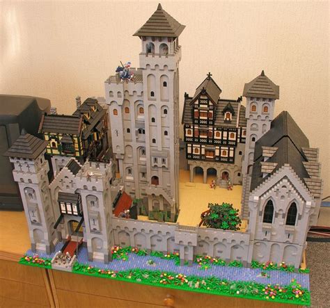 Medieval towns are the last bastion of safety in an otherwise dangerous land. DSCN27653_cr_b1 (With images) | Lego castle, Lego ...