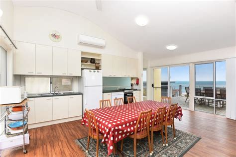 Boomer Waves Carfax Street Port Elliot EXCELLENT LOCATION WITH SEA VIEWS Sleeps In