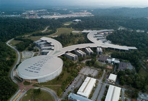 Universiti teknologi petronas (utp) was established on 10 january 1997 and is a leading private university in malaysia. جامعة بتروناس للتكنولوجيا - Petronas University of ...