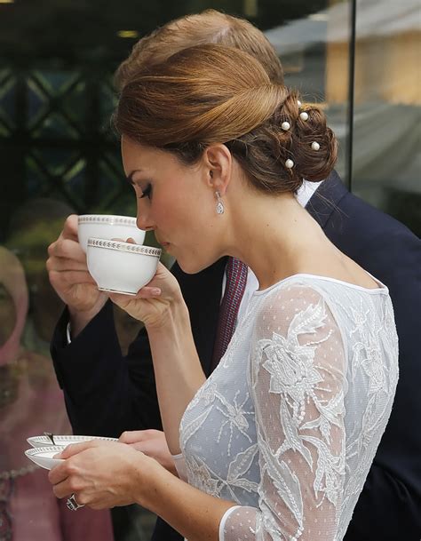 Chignon Kate Middleton Avec Perles Les Plus Belles Coiffures De Kate